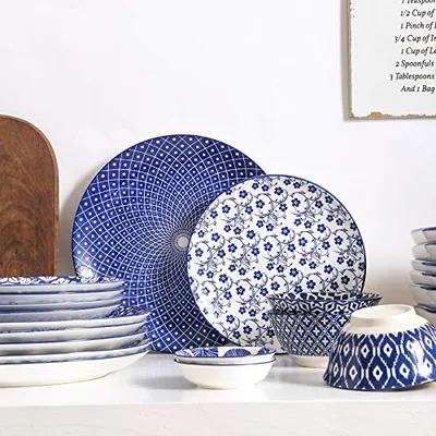 10 inch Porcelain Dinner Plates + 15 oz French Onion Soup Bowls